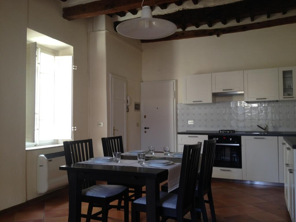 La Rondine Apartment Лука Стая снимка