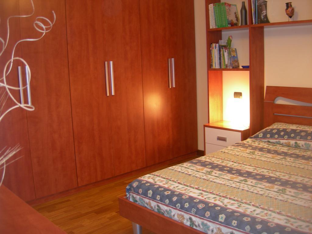 La Rondine Apartment Лука Стая снимка