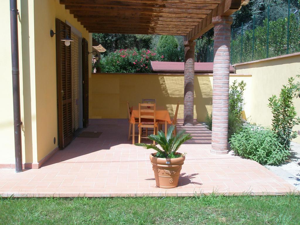 La Rondine Apartment Лука Екстериор снимка