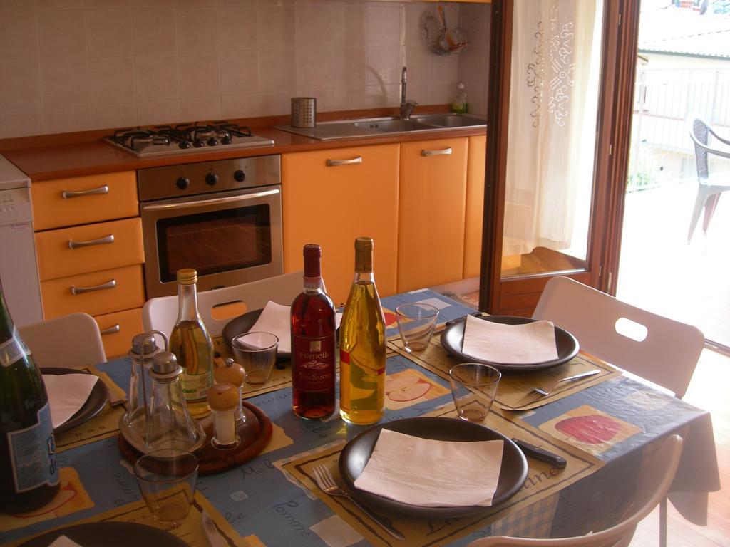 La Rondine Apartment Лука Екстериор снимка