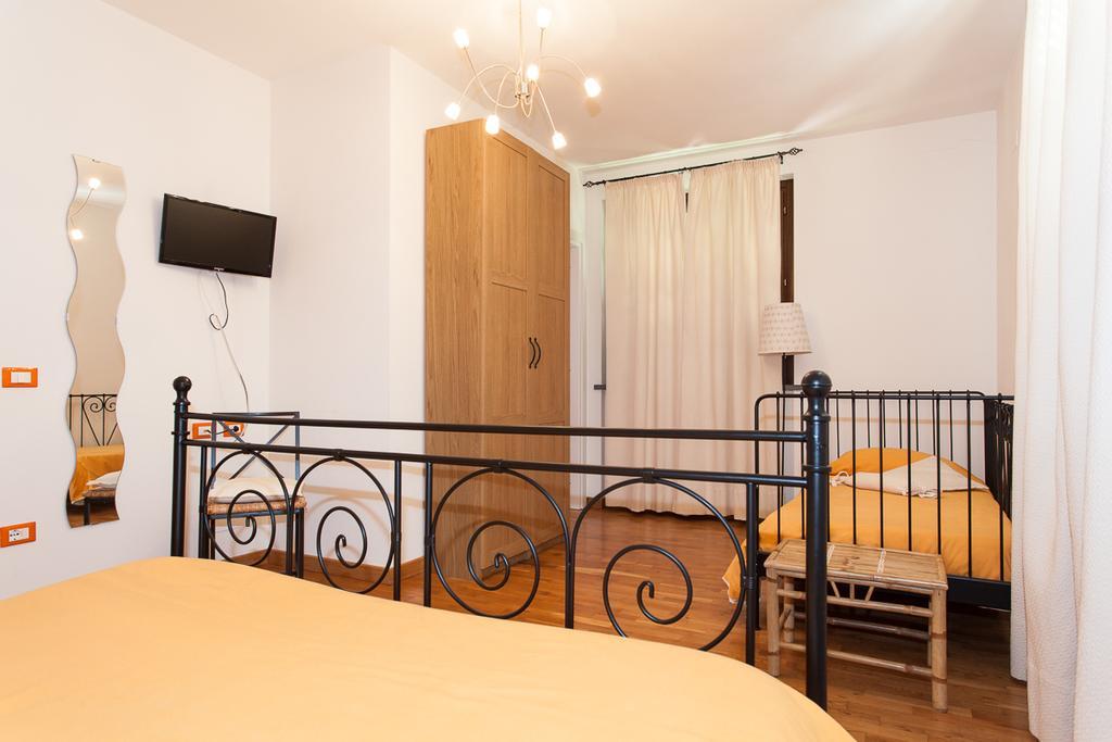 La Rondine Apartment Лука Екстериор снимка