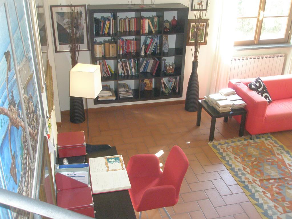 La Rondine Apartment Лука Екстериор снимка