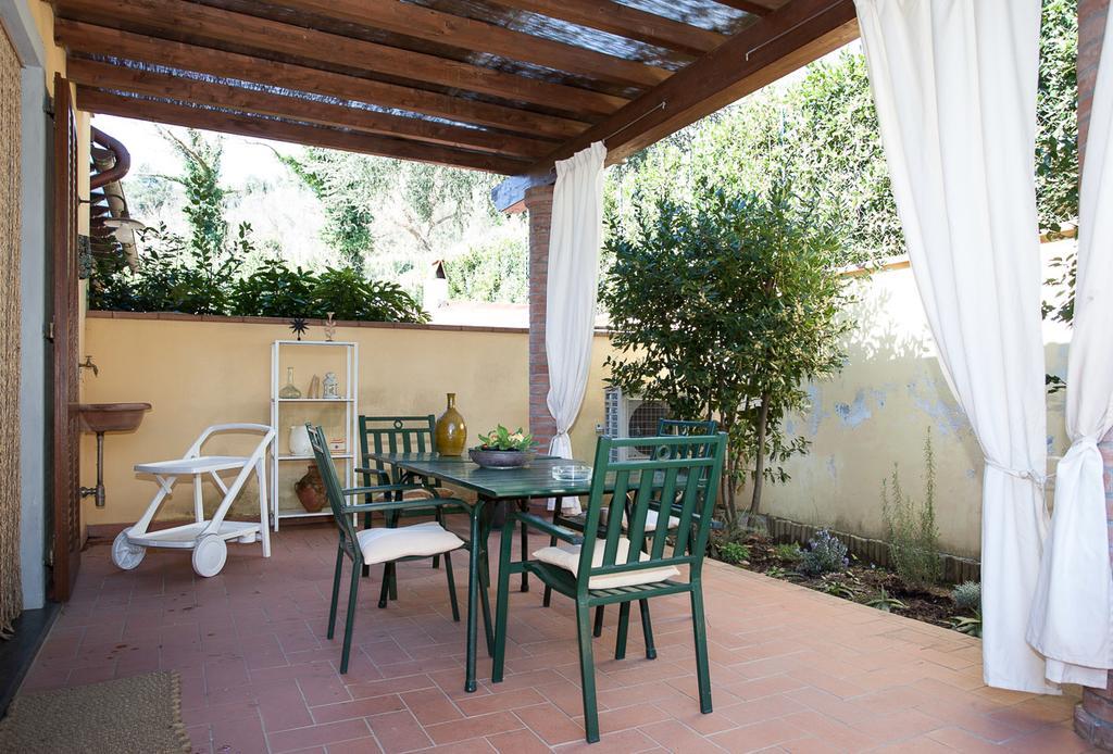 La Rondine Apartment Лука Стая снимка
