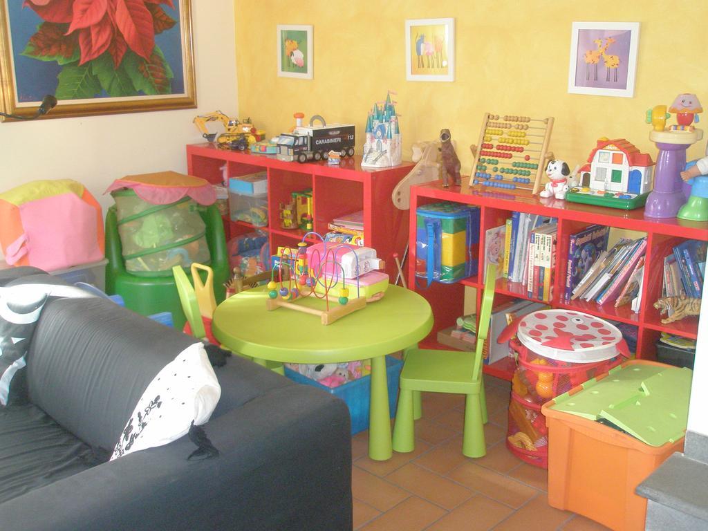 La Rondine Apartment Лука Екстериор снимка