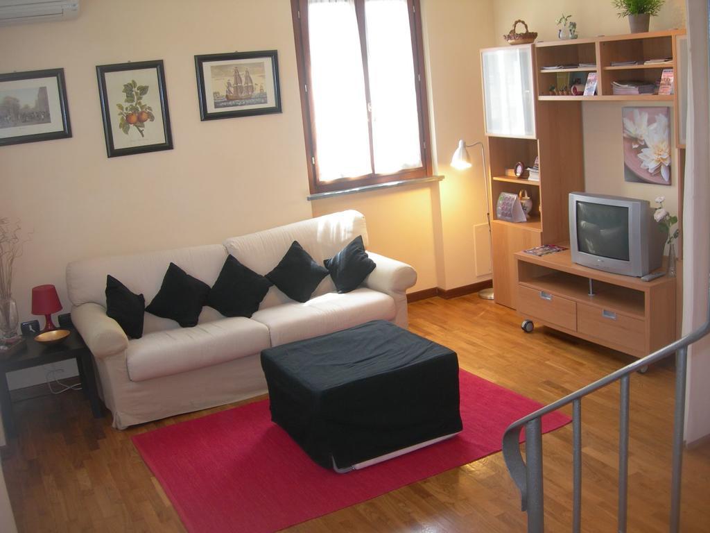 La Rondine Apartment Лука Екстериор снимка
