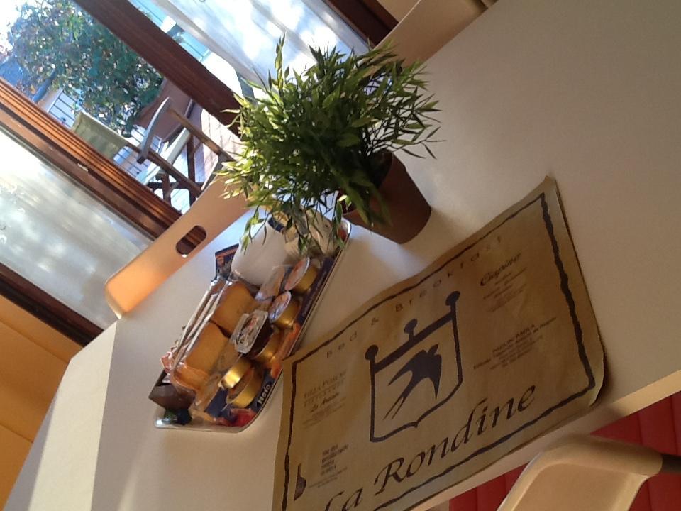 La Rondine Apartment Лука Екстериор снимка