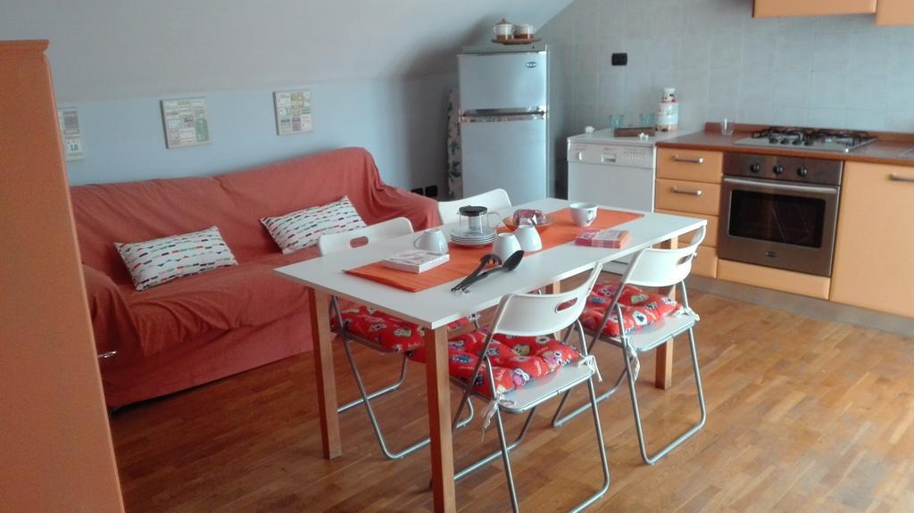 La Rondine Apartment Лука Екстериор снимка