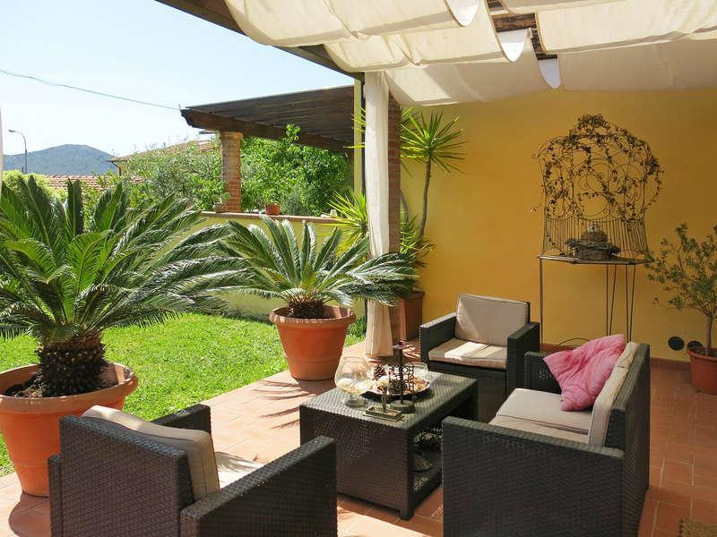 La Rondine Apartment Лука Екстериор снимка