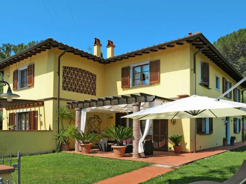 La Rondine Apartment Лука Екстериор снимка
