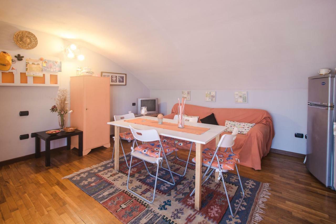 La Rondine Apartment Лука Екстериор снимка