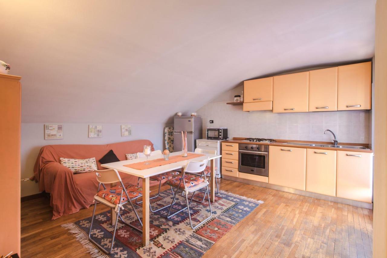 La Rondine Apartment Лука Екстериор снимка