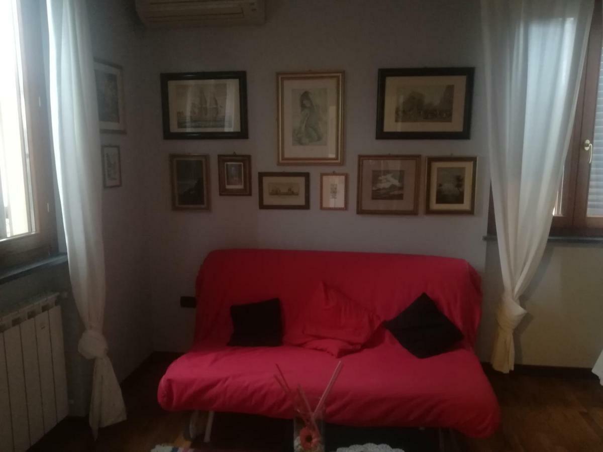 La Rondine Apartment Лука Екстериор снимка