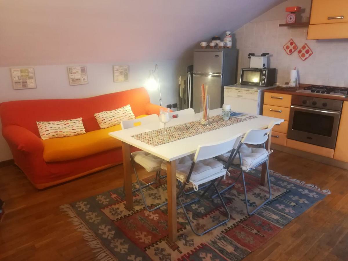 La Rondine Apartment Лука Екстериор снимка